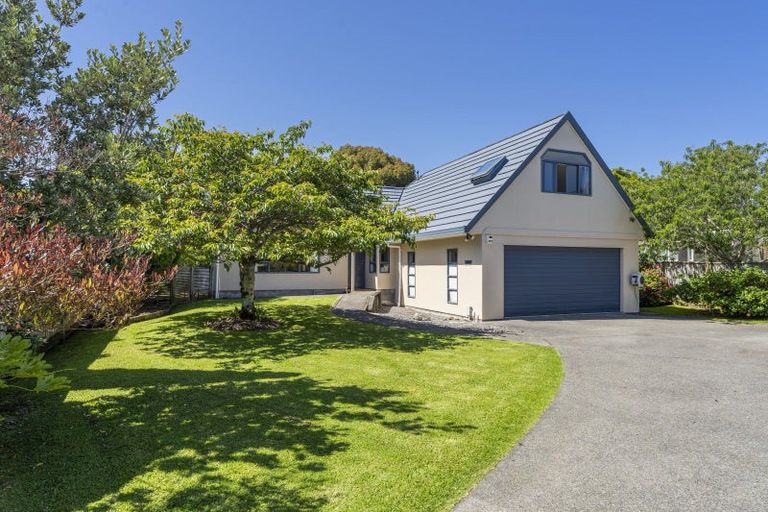 Photo of property in 112 Langdale Avenue, Paraparaumu, 5032