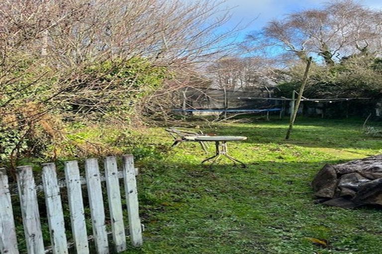 Photo of property in 2/23 Pitcairn Crescent, Bryndwr, Christchurch, 8053