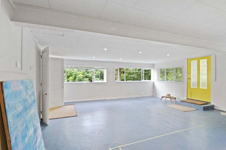 Photo of property in 773 South Titirangi Road, Titirangi, Auckland, 0604