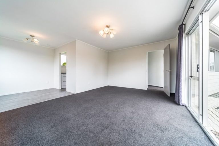 Photo of property in 7a Farwood Drive, Henderson, Auckland, 0612