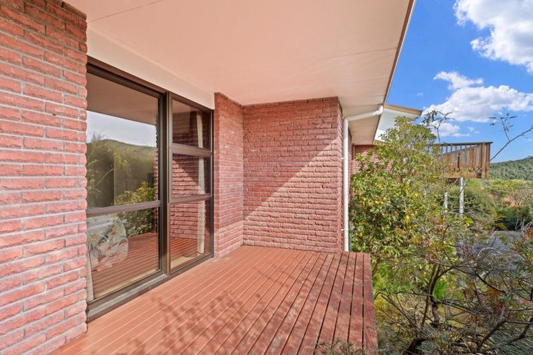 Photo of property in 6 Moana View Road, Waikawa, Picton, 7220