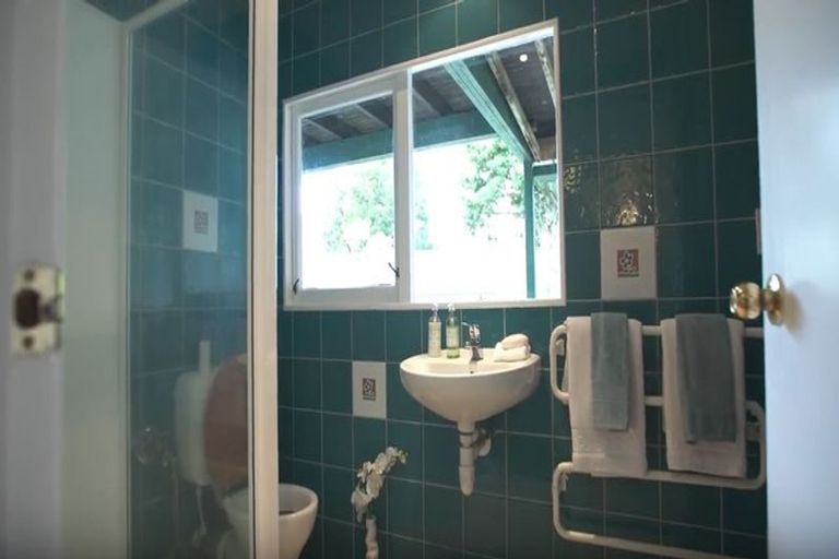 Photo of property in 7 Tranquil Glade, Hillcrest, Auckland, 0627