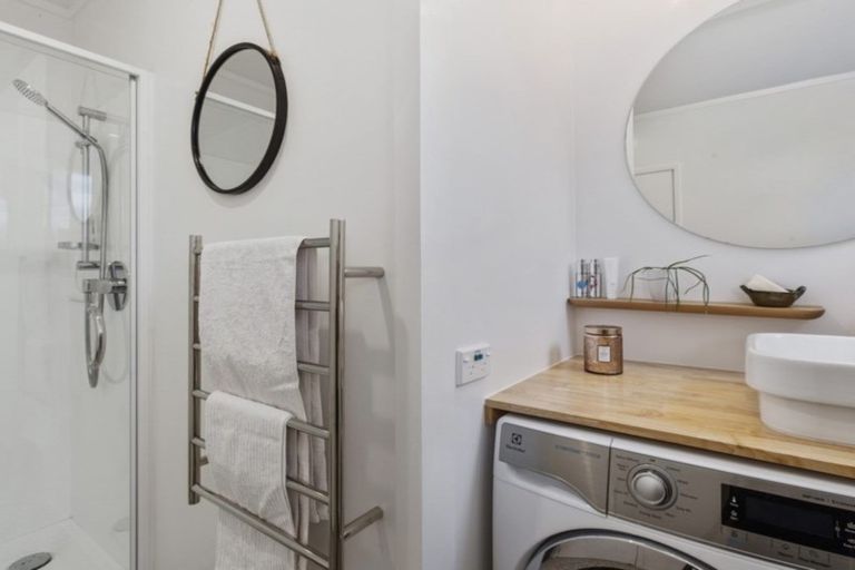 Photo of property in 3 Ferndale Avenue, Leigh, 0985