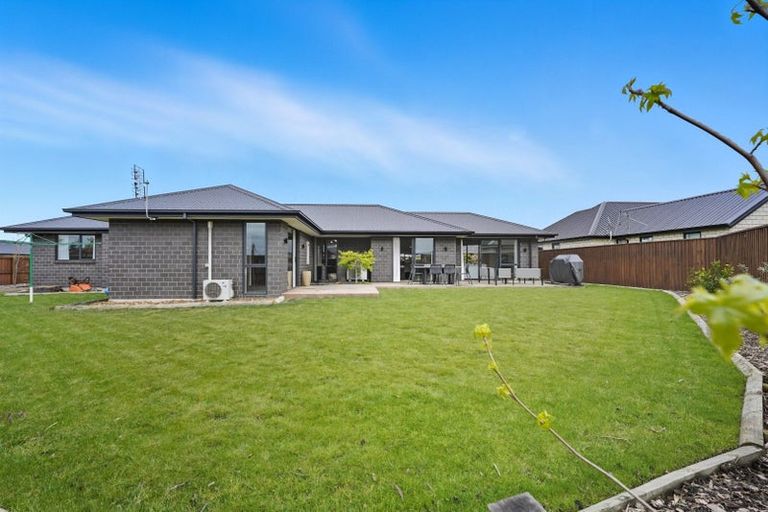 Photo of property in 2 Crest Place, Rolleston, 7615