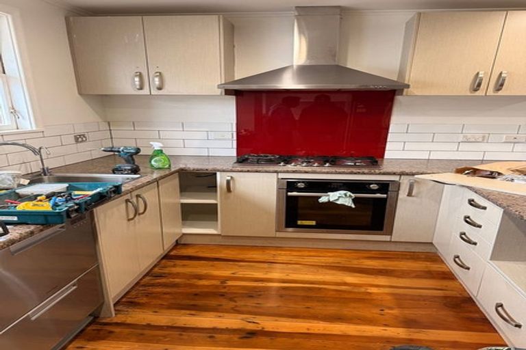 Photo of property in 87 Bell Street, Tawa, Wellington, 5028
