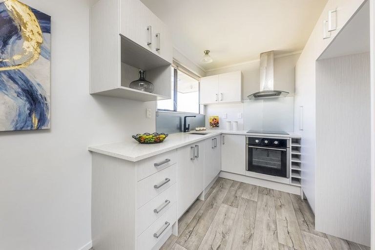 Photo of property in 2/35 Hill Crescent, Papakura, 2110