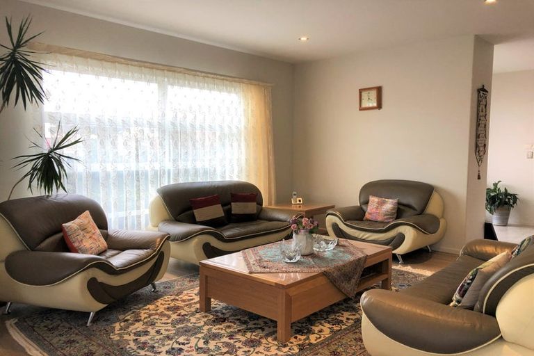 Photo of property in 1 Castlederg Drive, Flat Bush, Auckland, 2019