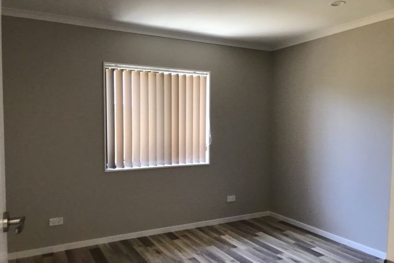 Photo of property in 4a Milton Road, Orewa, 0931