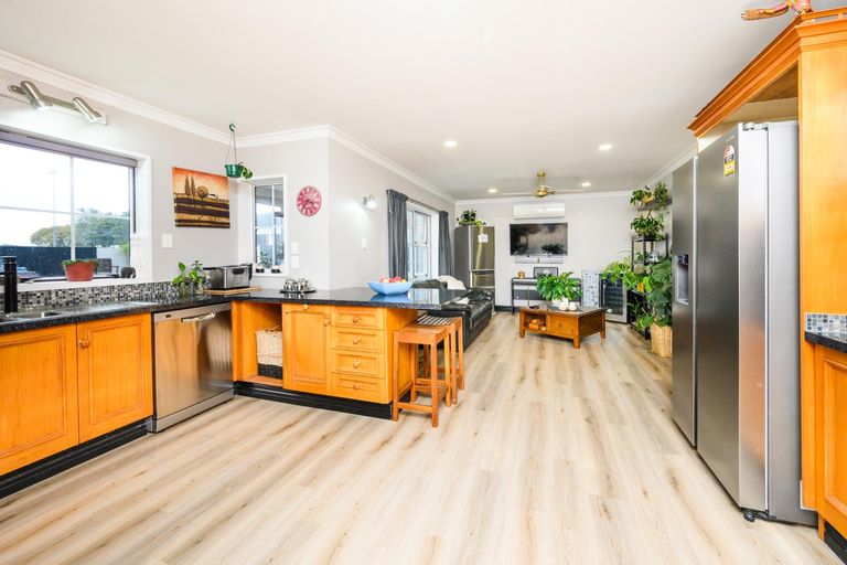 Photo of property in 6 Grange Place, Milson, Palmerston North, 4414