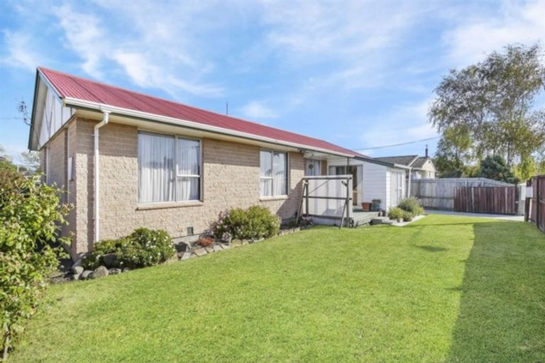 Photo of property in 392 Mairehau Road, Parklands, Christchurch, 8083