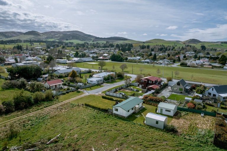 Photo of property in 2 Avon Street, Lumsden, 9730