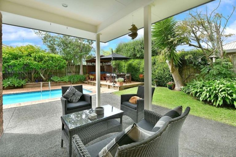 Photo of property in 168 Lakeside Drive, Orewa, 0931