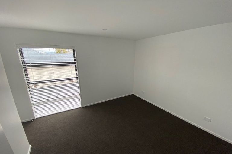 Photo of property in 2/242 Edgeware Road, Edgeware, Christchurch, 8013