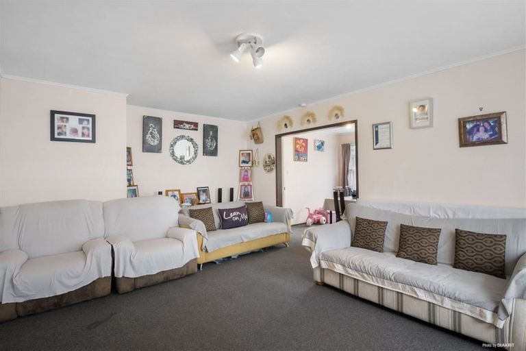 Photo of property in 8 Hobart Crescent, Wattle Downs, Auckland, 2103
