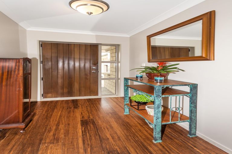 Photo of property in 37 Ina Ville Drive, Pukekohe, 2120