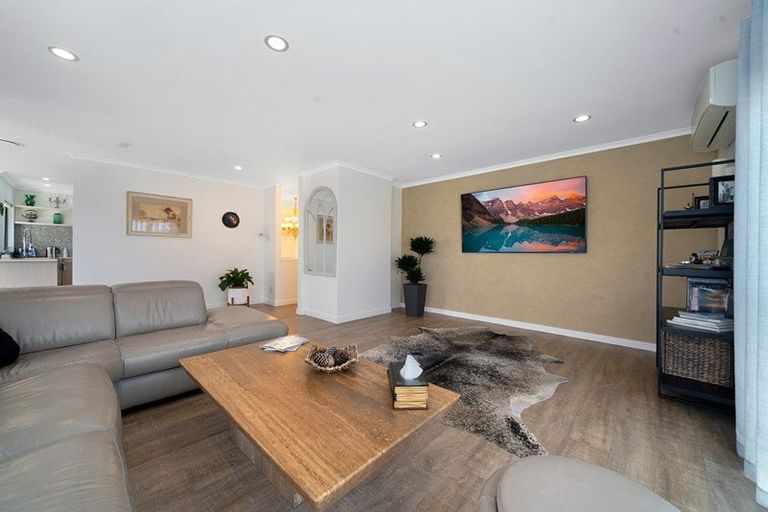 Photo of property in 61 Alec Craig Way, Gulf Harbour, Whangaparaoa, 0930