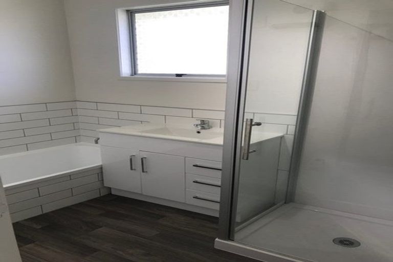 Photo of property in 119 Lynn Road, Bayview, Auckland, 0629