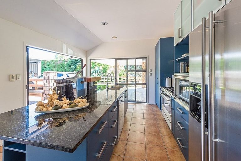 Photo of property in 74 Old Railway Road, Kumeu, 0892