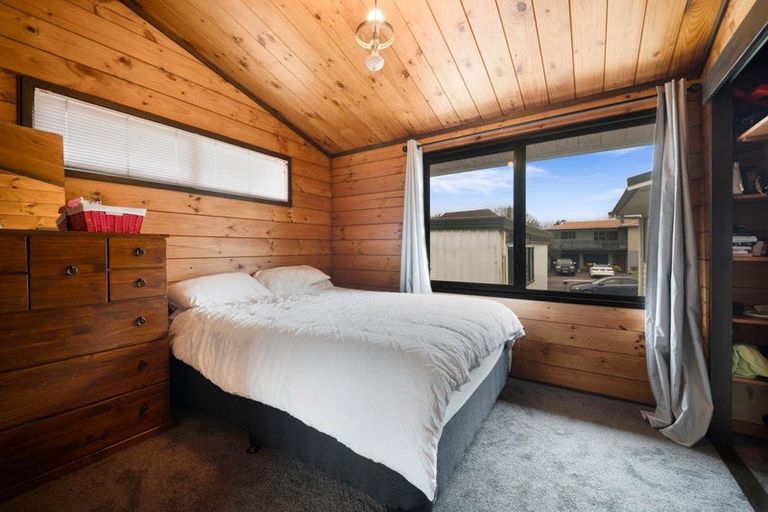 Photo of property in 5 Pinehurst Place, Wattle Downs, Auckland, 2103