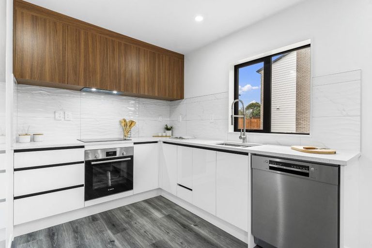 Photo of property in 7b Gladfield Lane, Te Atatu Peninsula, Auckland, 0610