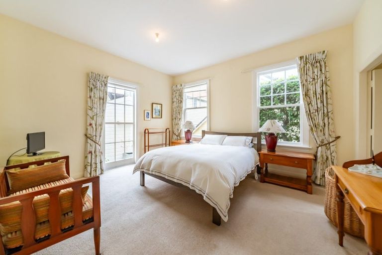 Photo of property in 19 Selwyn Terrace, Thorndon, Wellington, 6011
