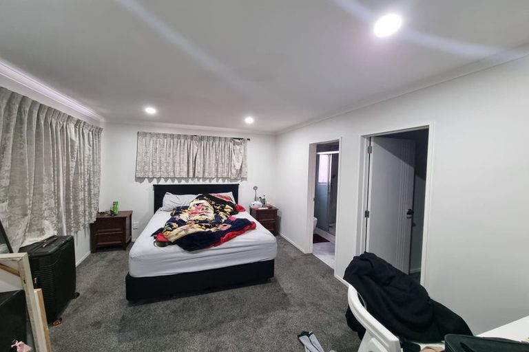 Photo of property in 47 Buckingham Crescent, Papatoetoe, Auckland, 2025