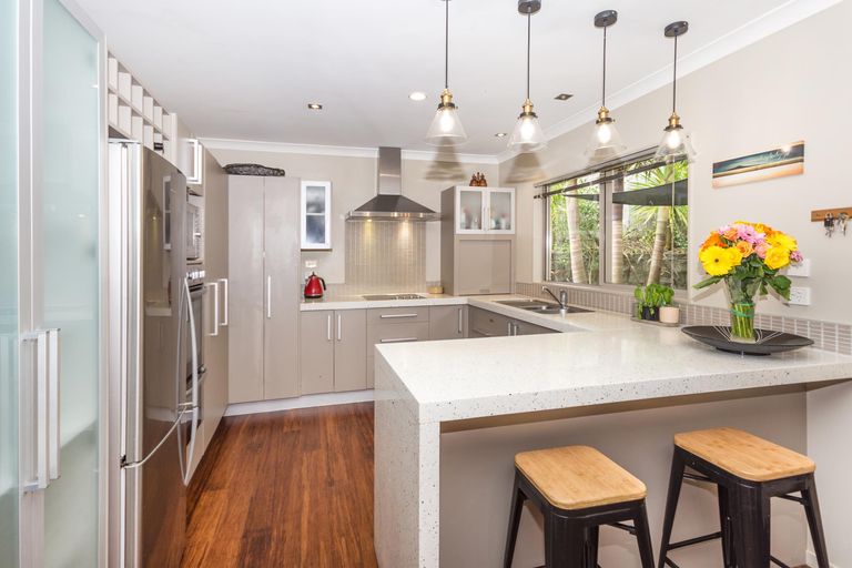 Photo of property in 37 Ina Ville Drive, Pukekohe, 2120