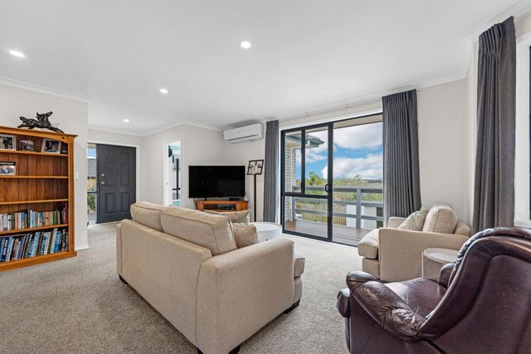 Photo of property in 14 San Carlo Court, Henderson, Auckland, 0612
