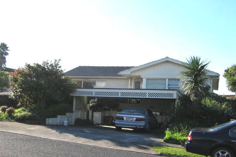 Photo of property in 2/27 Sorrel Crescent, Bucklands Beach, Auckland, 2012