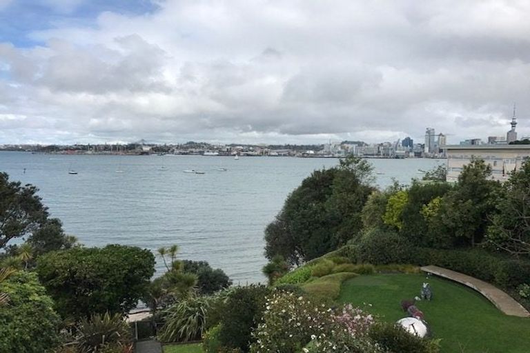 Photo of property in 19 Stanley Point Road, Stanley Point, Auckland, 0624
