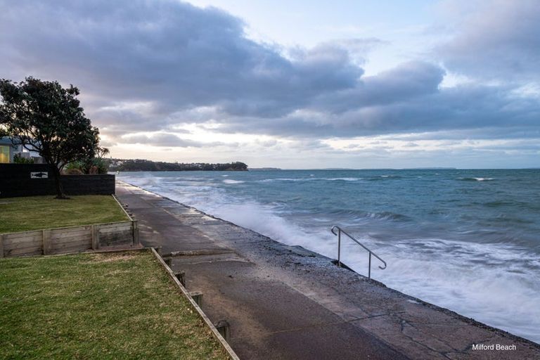 Photo of property in 19 Muritai Road, Milford, Auckland, 0620
