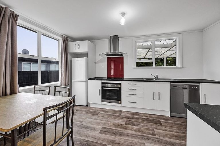 Photo of property in 304 South Road, Hawera, 4610