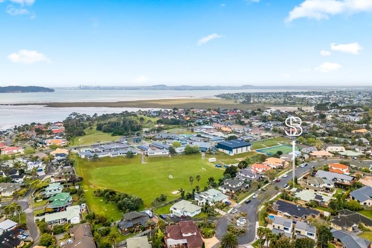 Photo of property in 30 Vermeer Place, West Harbour, Auckland, 0618