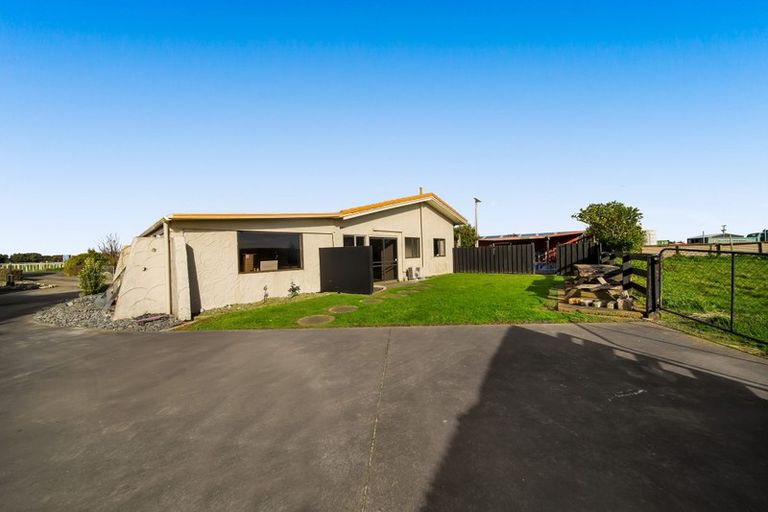 Photo of property in 301 Waihi Road, Hawera, 4673