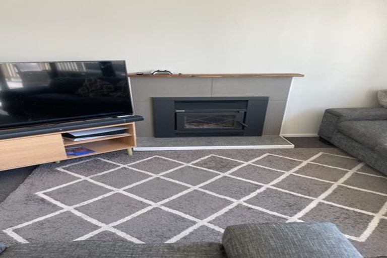 Photo of property in 26 Ranui Avenue, Ranui, Auckland, 0612