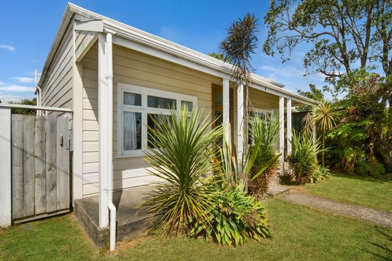 Photo of property in 61 Russell Street, Westport, 7825