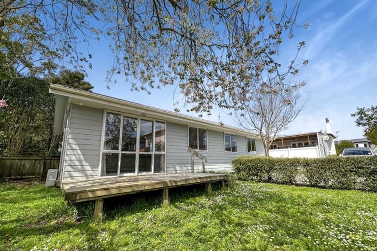 Photo of property in 685a Swanson Road, Swanson, Auckland, 0612