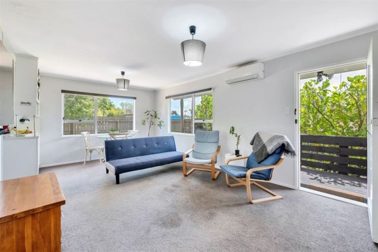 Photo of property in 1/6 Putney Place, Ranui, Auckland, 0612