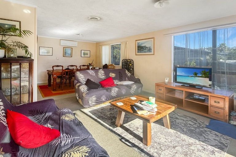 Photo of property in 11b Langton Road, Stanmore Bay, Whangaparaoa, 0932