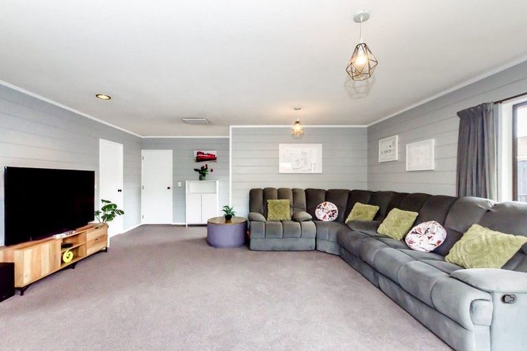 Photo of property in 4 Oakwood Grove, Paraparaumu Beach, Paraparaumu, 5032