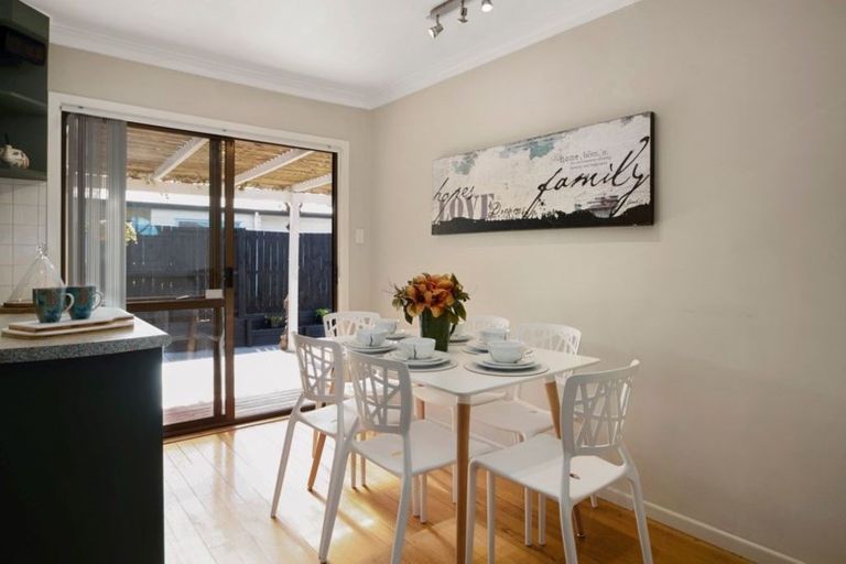 Photo of property in 24 Ingram Street, Papakura, 2110