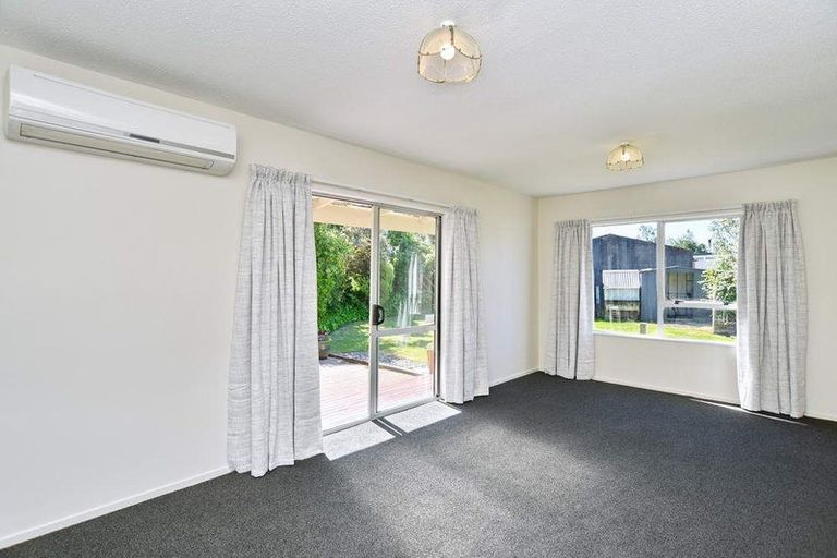 Photo of property in 69 Kowhai Avenue, Rangiora, 7400