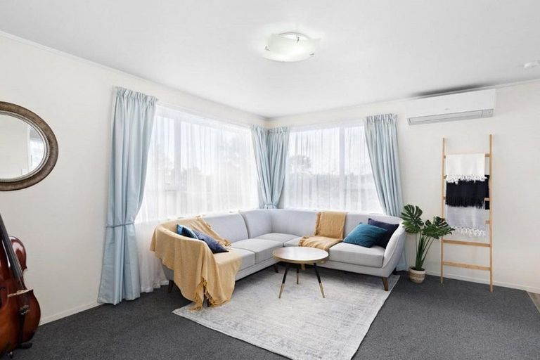 Photo of property in 47 Hassan Drive, Massey, Auckland, 0614