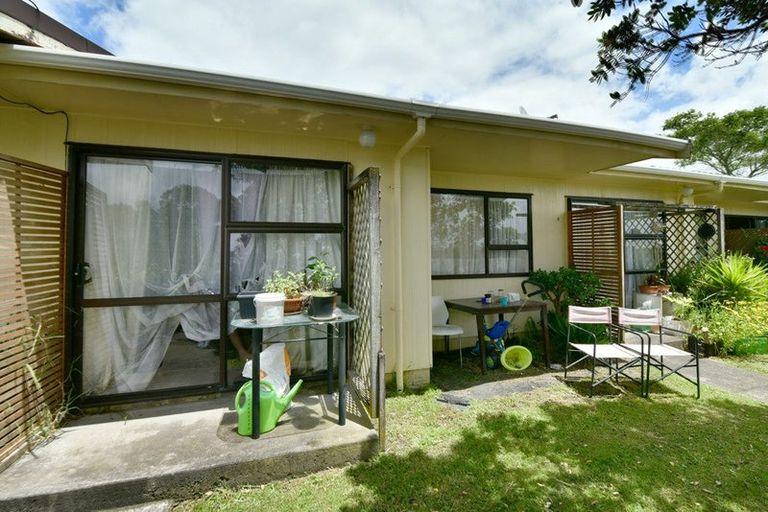 Photo of property in 1/3 Miro Street, Helensville, 0800