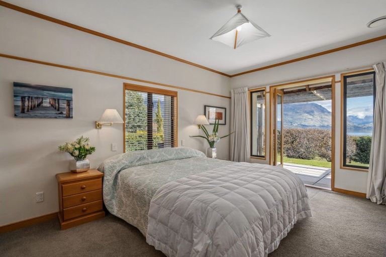 Photo of property in 186 Beacon Point Road, Wanaka, 9305