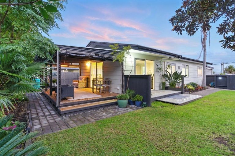 Photo of property in 2 Kirkpatrick Place, Papamoa Beach, Papamoa, 3118