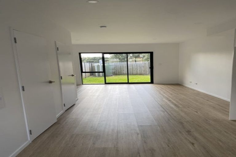 Photo of property in 7 Eileen Newey Place, Henderson, Auckland, 0612