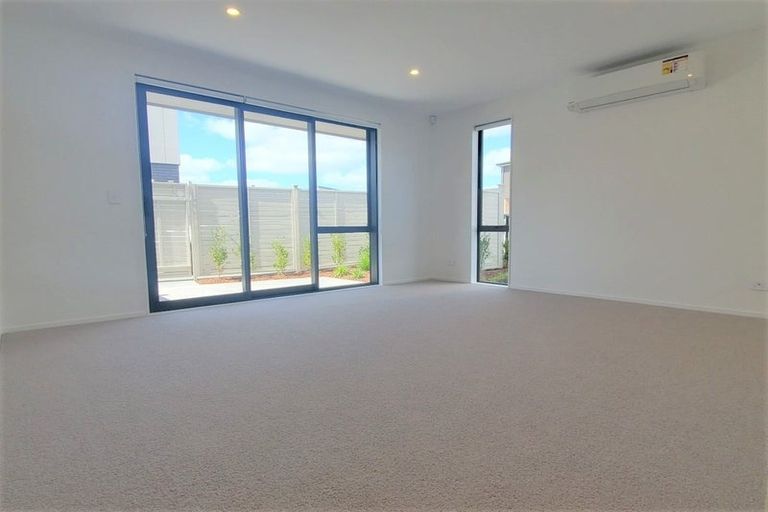 Photo of property in 38 Gosper Road, Takanini, 2112