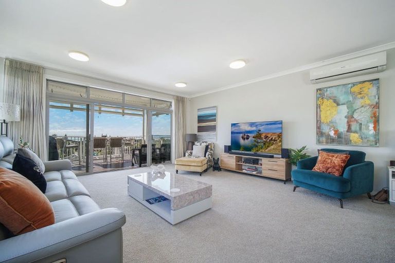 Photo of property in 48 Panorama Heights, Orewa, 0931
