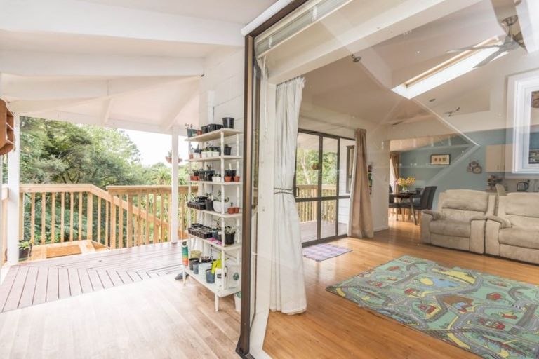 Photo of property in 704 South Titirangi Road, Titirangi, Auckland, 0604